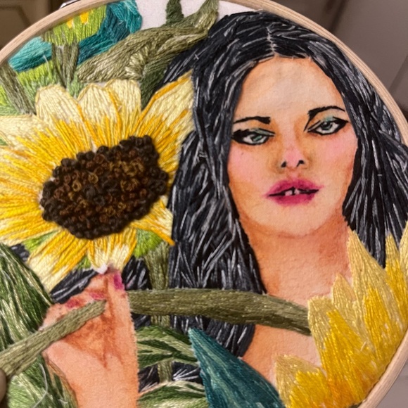 IN BLOOM - Embroidered Art - Picture 4 of 6